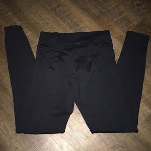 Acai berry booty scrunch leggings